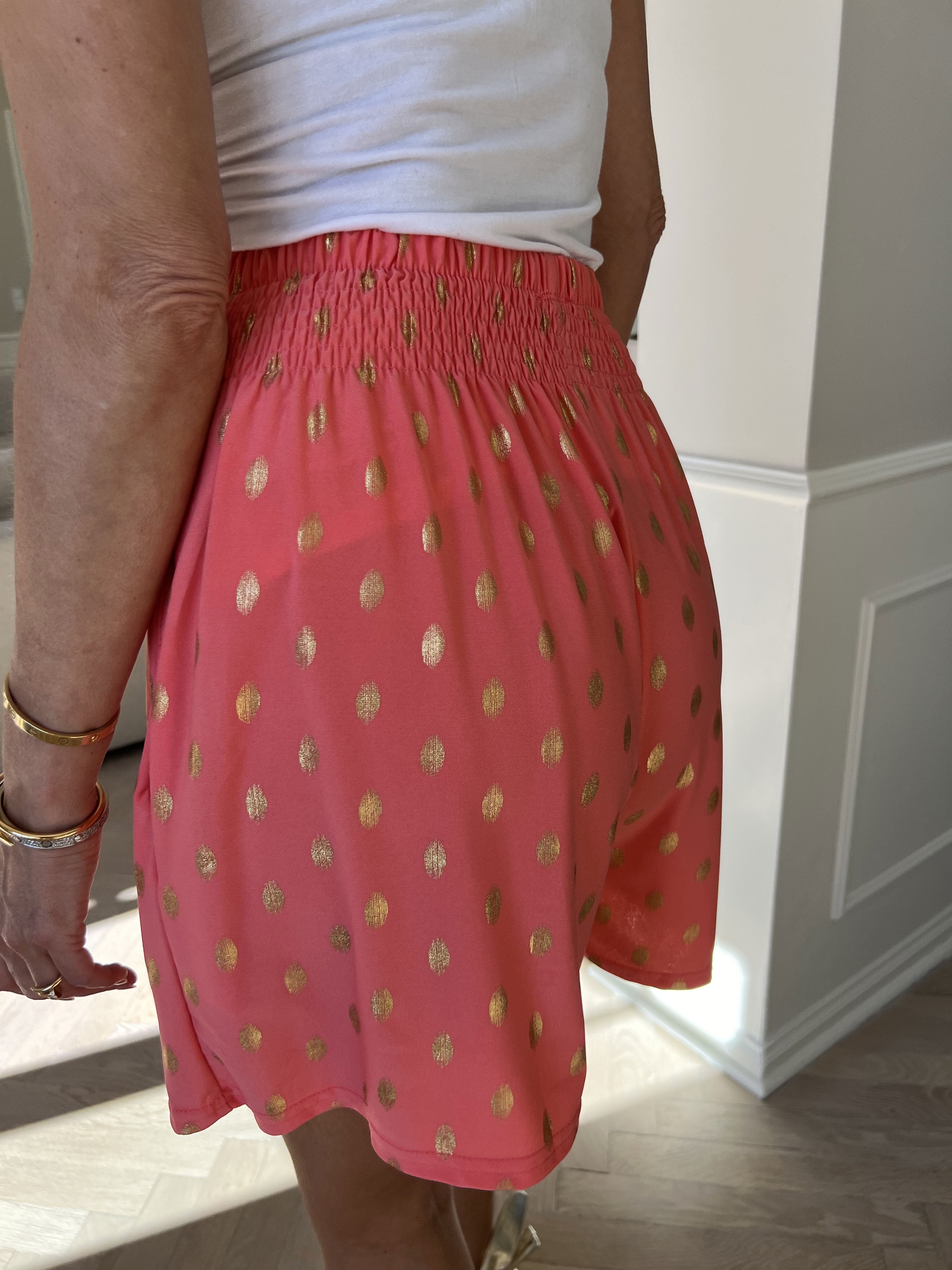 Pams Dot Shorts - Løse shorts i elastisk stof med guld dutter